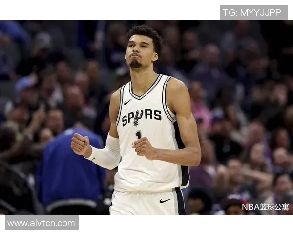 文班亚马场均20分10篮板3盖帽表现出色新秀奖争夺战已无悬念