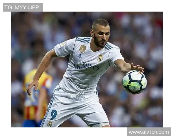 本泽马：从足球天才到全球偶像的传奇旅程与成就解析